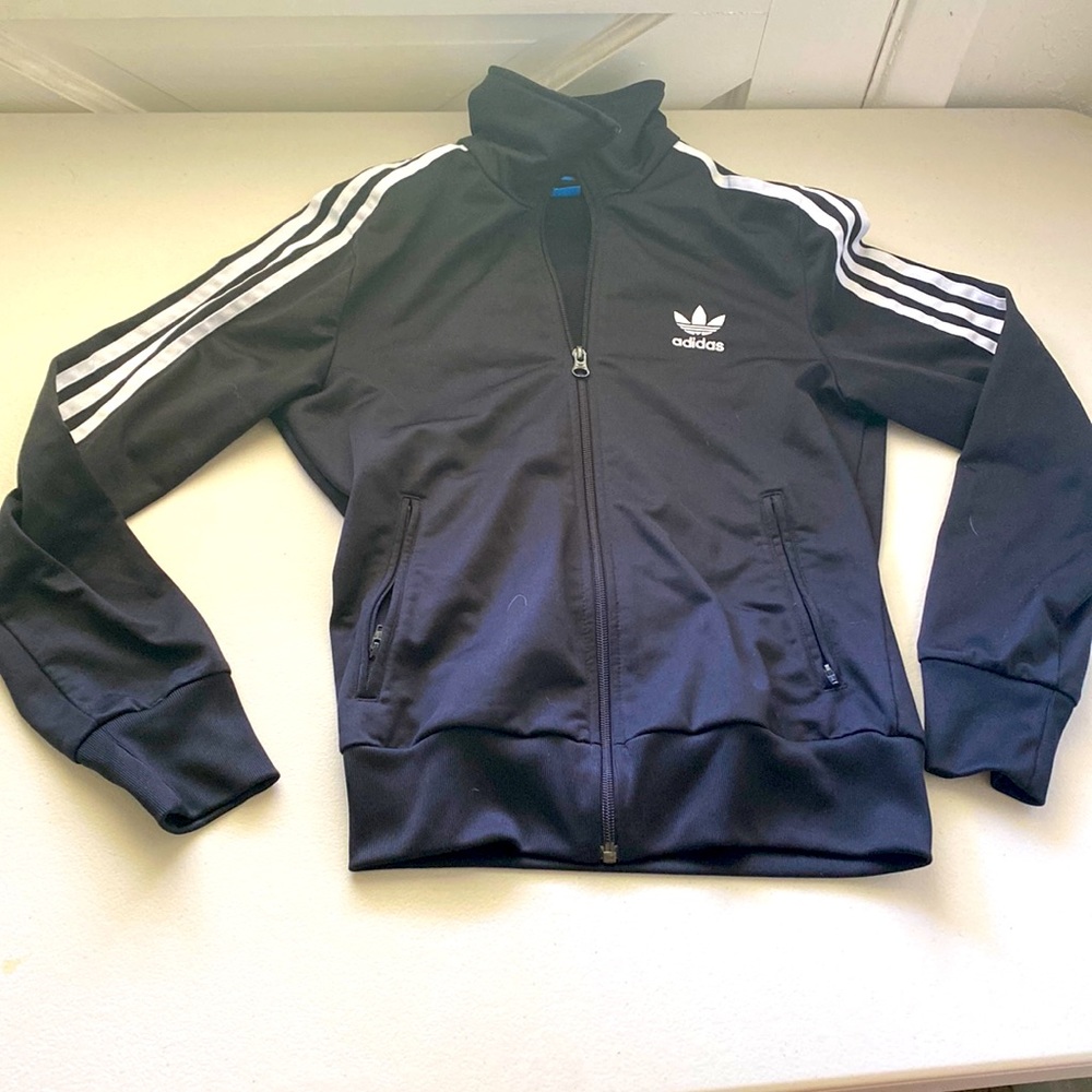 Adidas youth L | women S